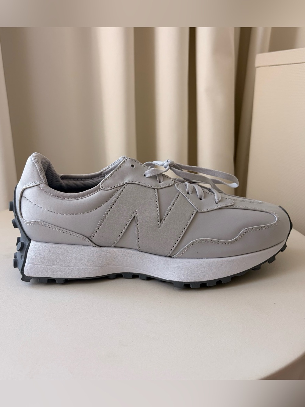 Women’s New Balance 327 Silver - Picture 5 of 11